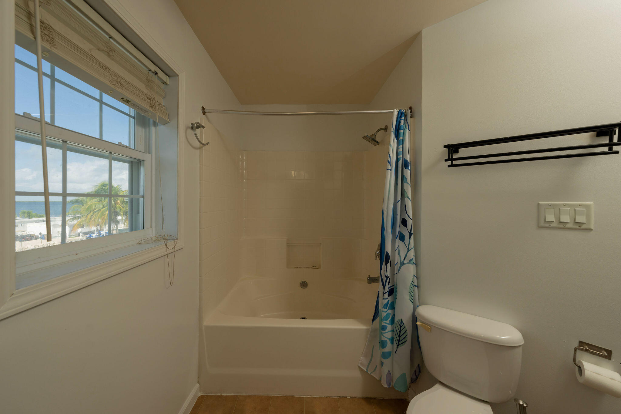 27 Avenue D Key Largo, FL 33037 - Photo 53 of 69 a bathroom with a shower a toilet and a tub