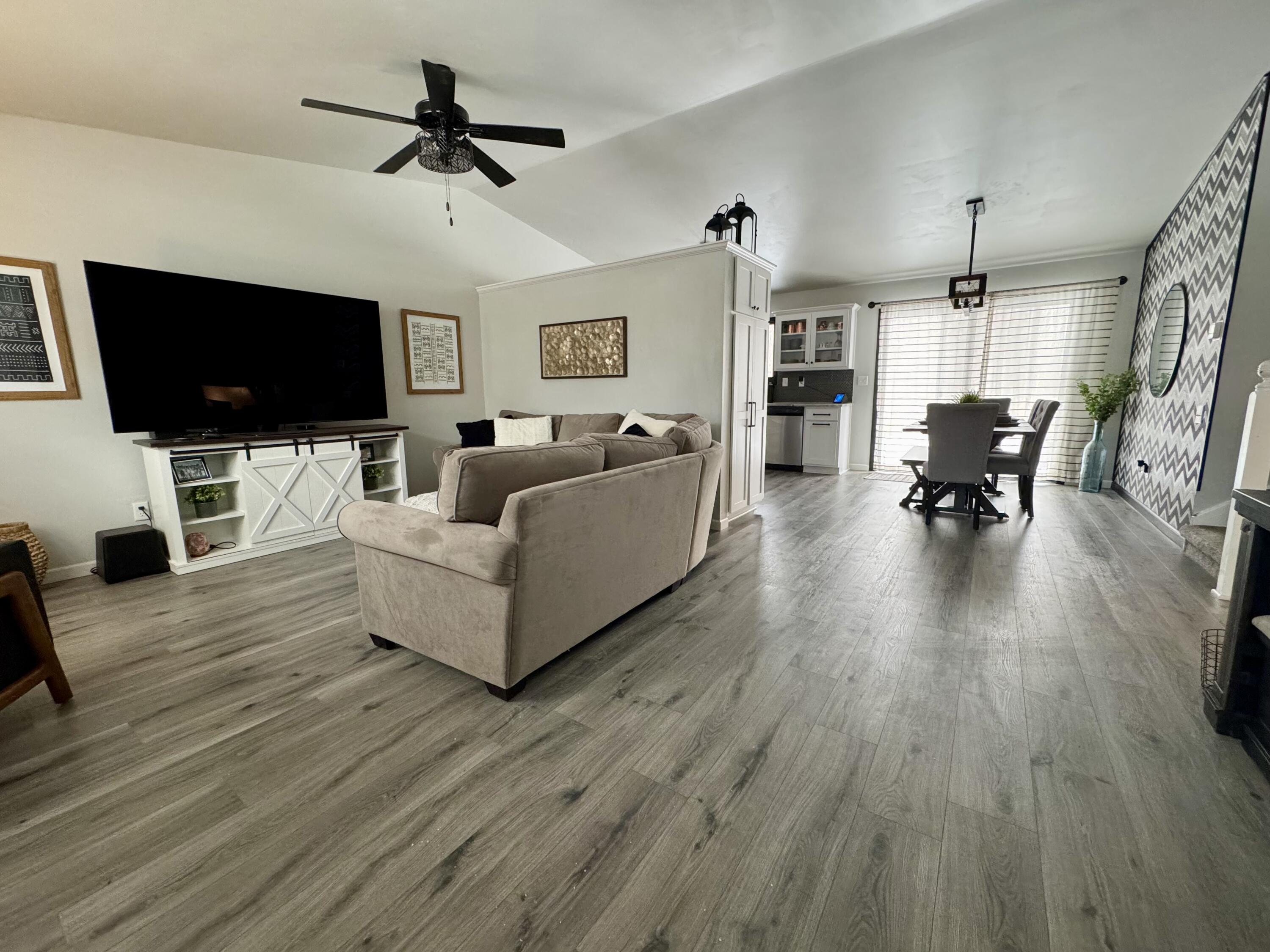 9272 11th Avenue Pleasant Prairie, WI 53158 - Photo 3 of 18 IMG_6096