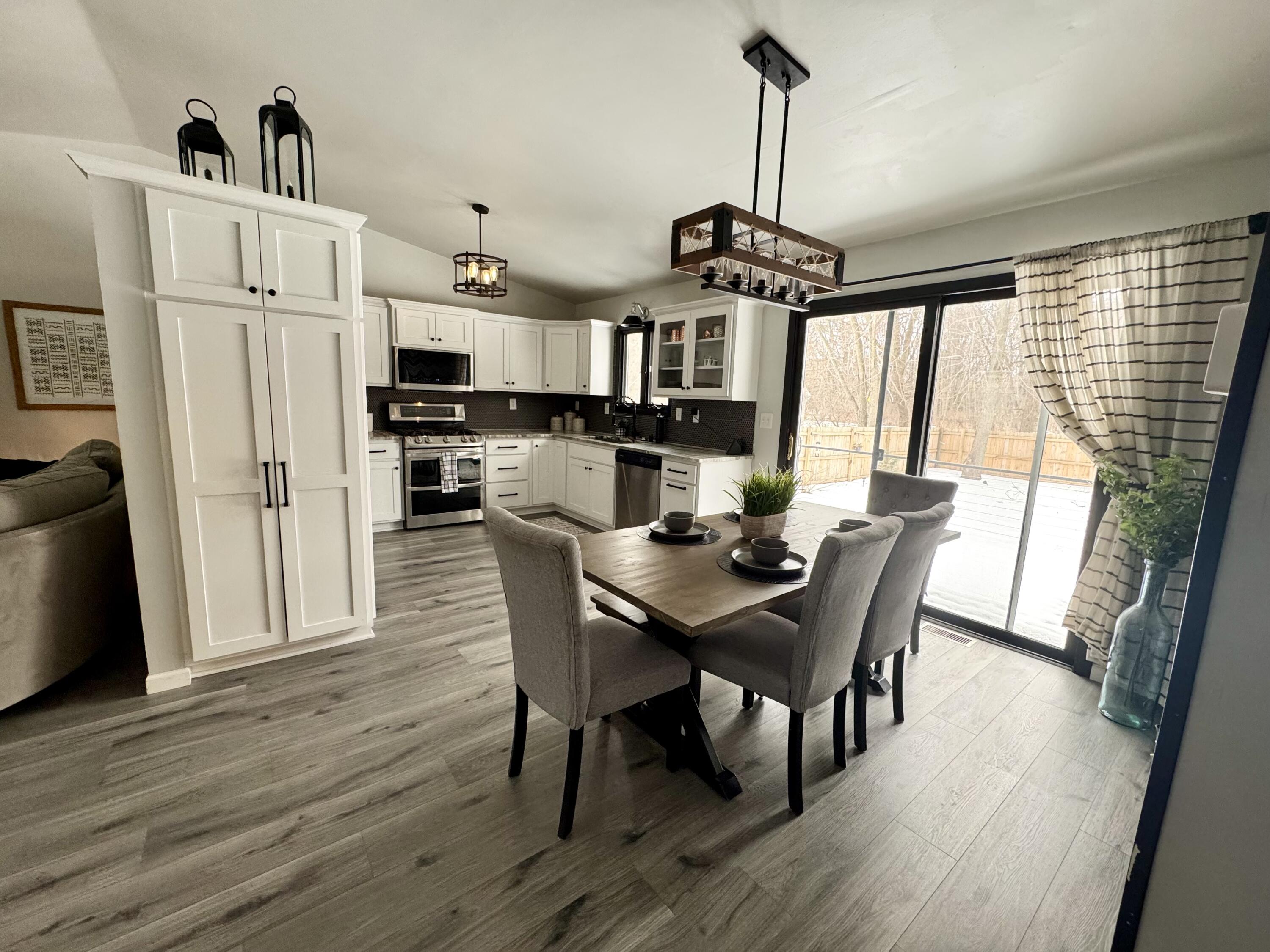 9272 11th Avenue Pleasant Prairie, WI 53158 - Photo 7 of 18 IMG_6093