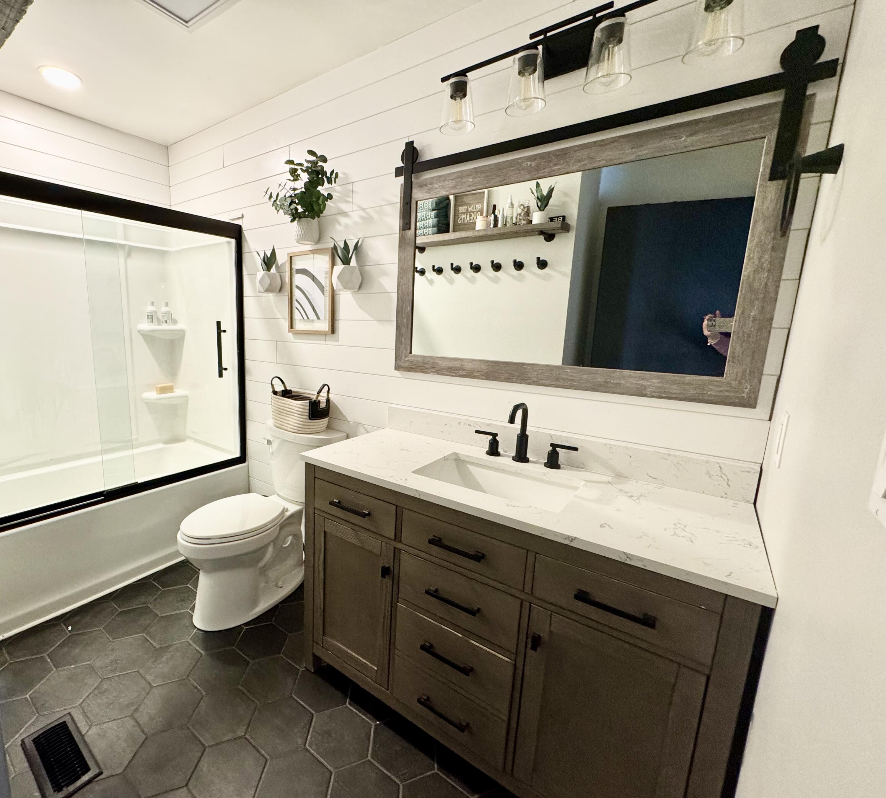 9272 11th Avenue Pleasant Prairie, WI 53158 - Photo 9 of 18 92E22EA8-B0F5-4E23-A508-3C72910B2FFA