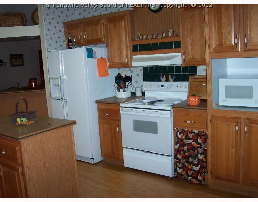 303 Young Road Charleston, WV 25312 - Photo 5 of 8 Kitchen.