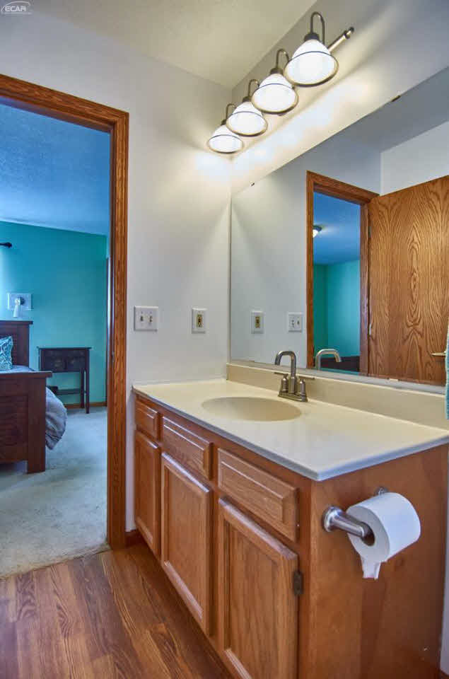 4053 North Irish Road Davison, MI 48423 - Photo 26 of 52 21272225-25.JPG