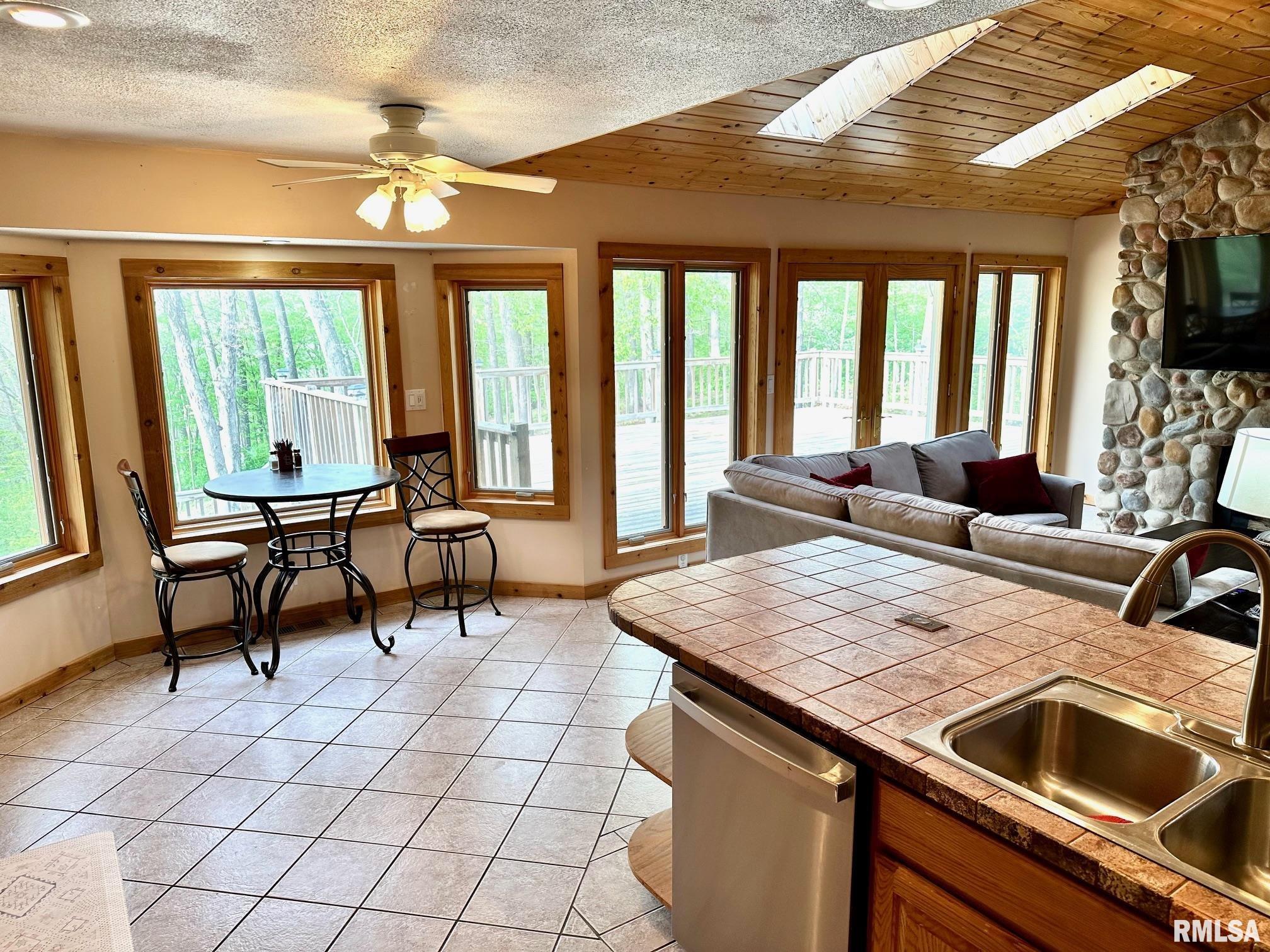 409 Timber Creek Road Jacksonville, IL 62650 - Photo 24 of 42 Gallery Image 24