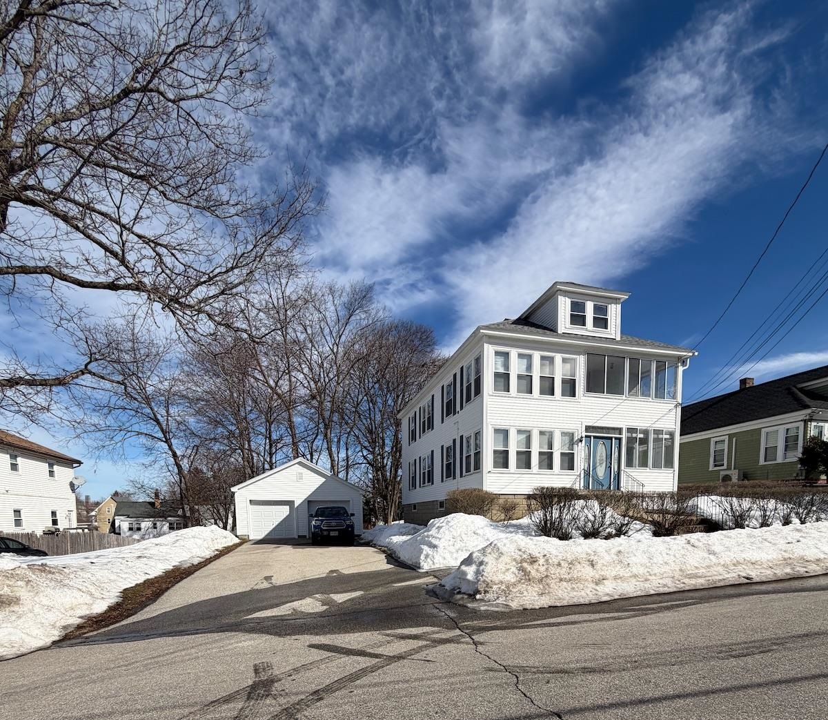 47 Morgan Street Manchester, NH 03102 - Photo 1 of 28