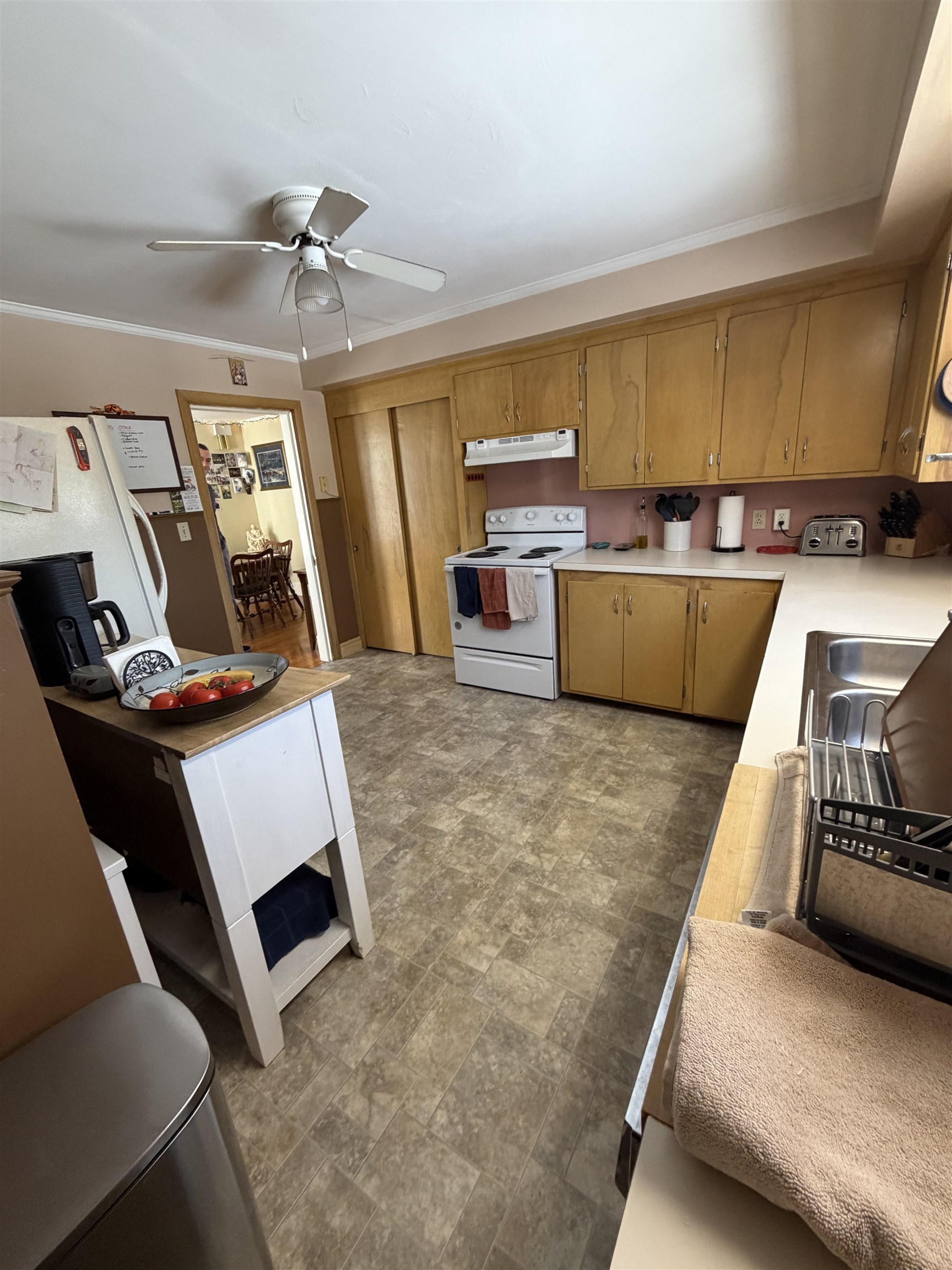 47 Morgan Street Manchester, NH 03102 - Photo 9 of 28