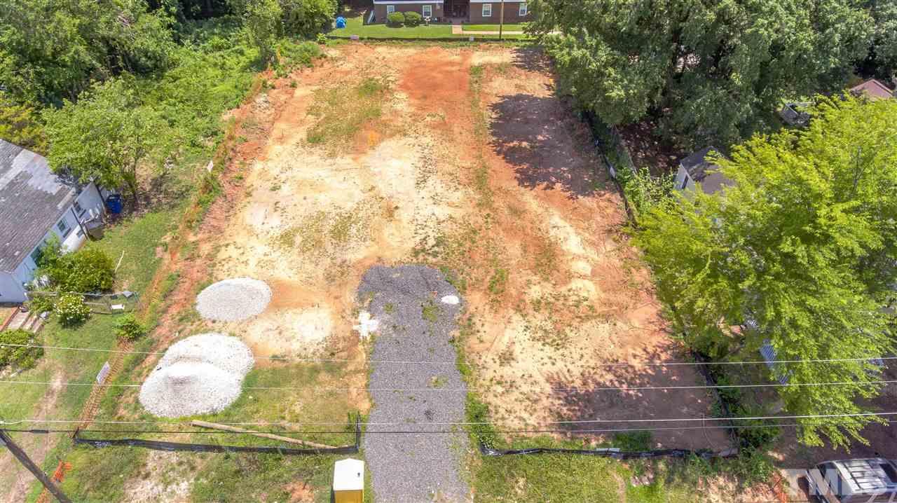 1027 Gregg Street Raleigh, NC 27601 - Photo 7 of 29 a view of a yard with plants