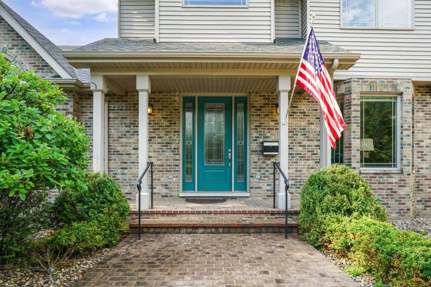 1435 Ridge Road Munster, IN 46321 - Photo 3 of 63 a front view of a house