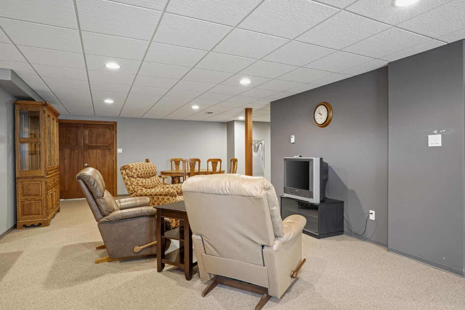 1435 Ridge Road Munster, IN 46321 - Photo 36 of 63 a living room with furniture