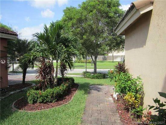 1675 Southeast 20th Road Homestead, FL 33035 - Photo 3 of 5