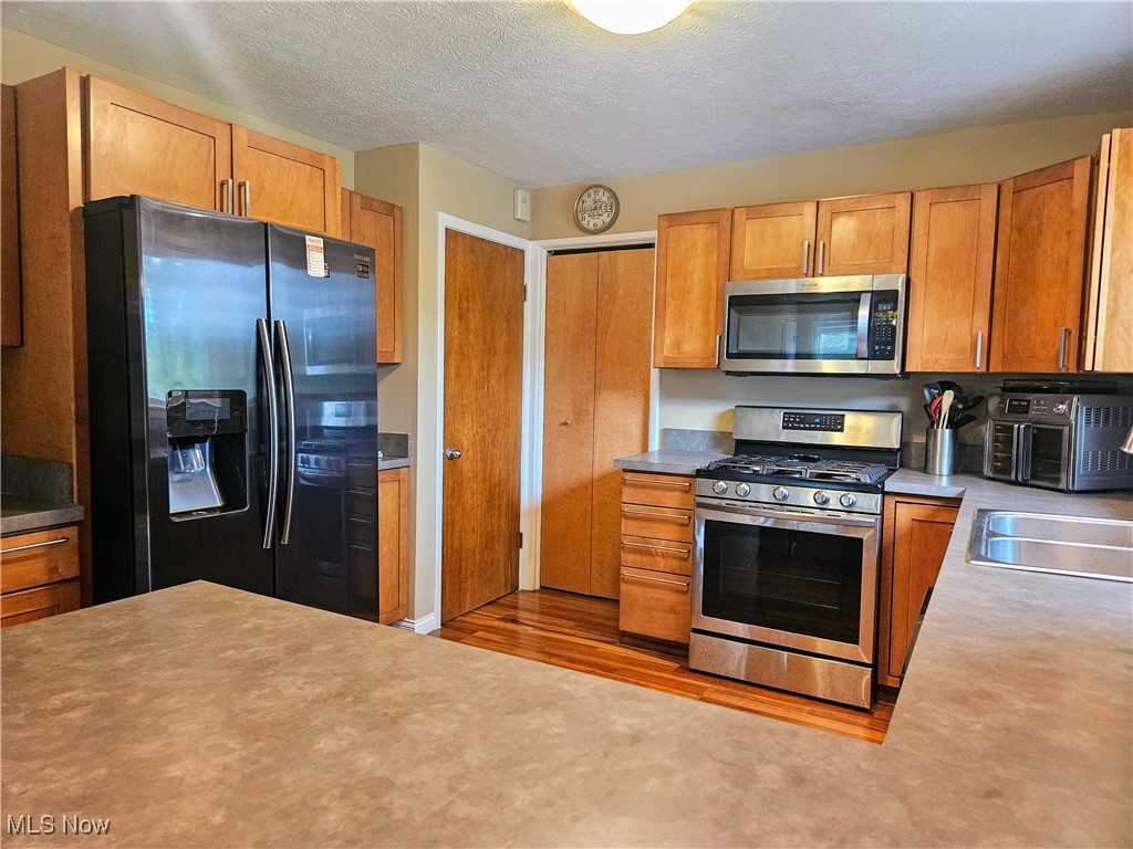 7933 Stockbridge Road Mentor, OH 44060 - Photo 6 of 35 Gallery Image 6