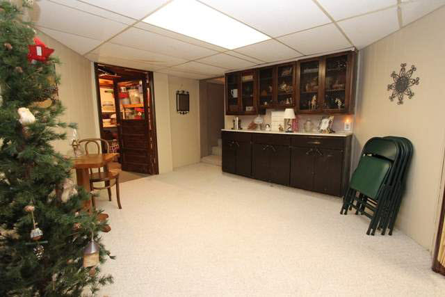 1831 Bashor Road Goshen, IN 46526 - Photo 16 of 25 Gallery Image 16