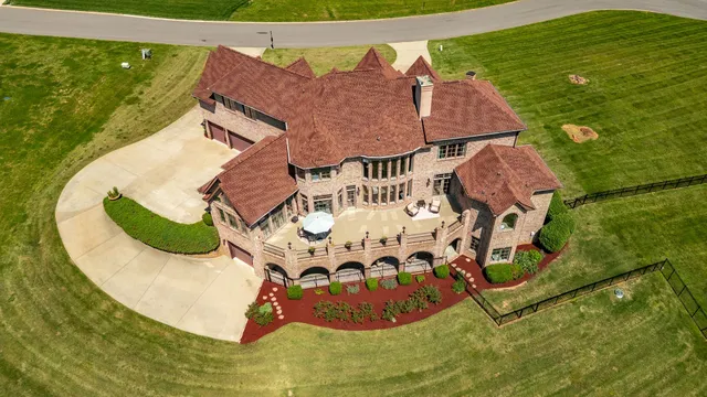 $1,699,990 | 4047 Ironwood Drive, Greenbrier, TN 37073