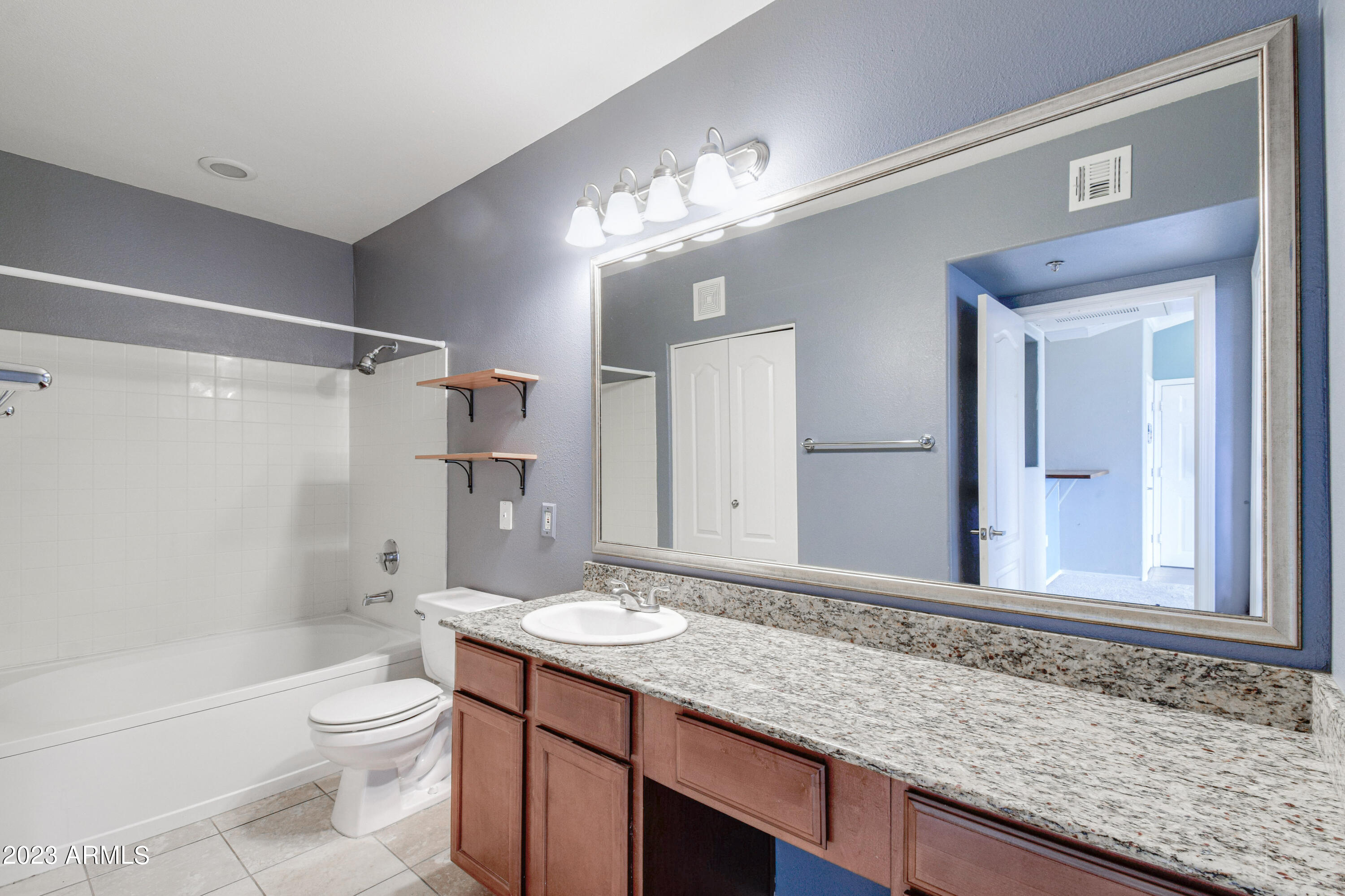 2134 East Broadway Road, Unit 3072 Tempe, AZ 85282 - Photo 12 of 18 Primary Full Bathroom