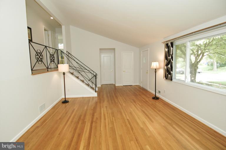 3507 Kayson Street Silver Spring, MD 20906 - Photo 13 of 24 Living Room