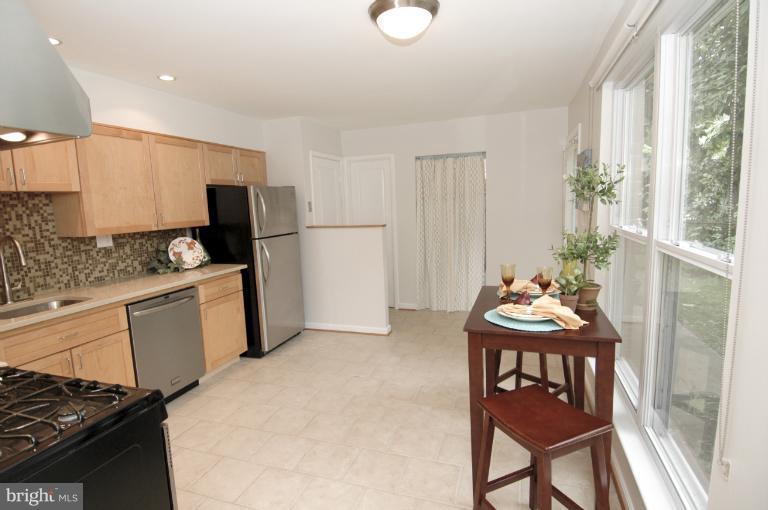 3507 Kayson Street Silver Spring, MD 20906 - Photo 21 of 24 Kitchen