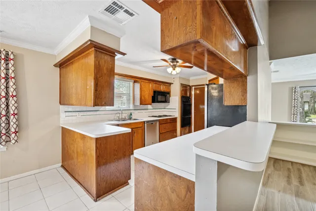 $2,050 | 2159 River Village Drive, Kingwood, TX 77339