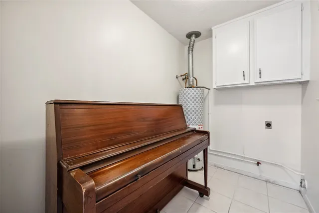 $2,050 | 2159 River Village Drive, Kingwood, TX 77339