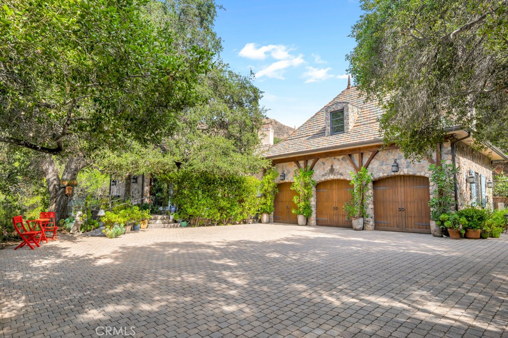 3439 Dorothy Road Topanga, CA 90290 - Photo 1 of 44 Driveway approach to House