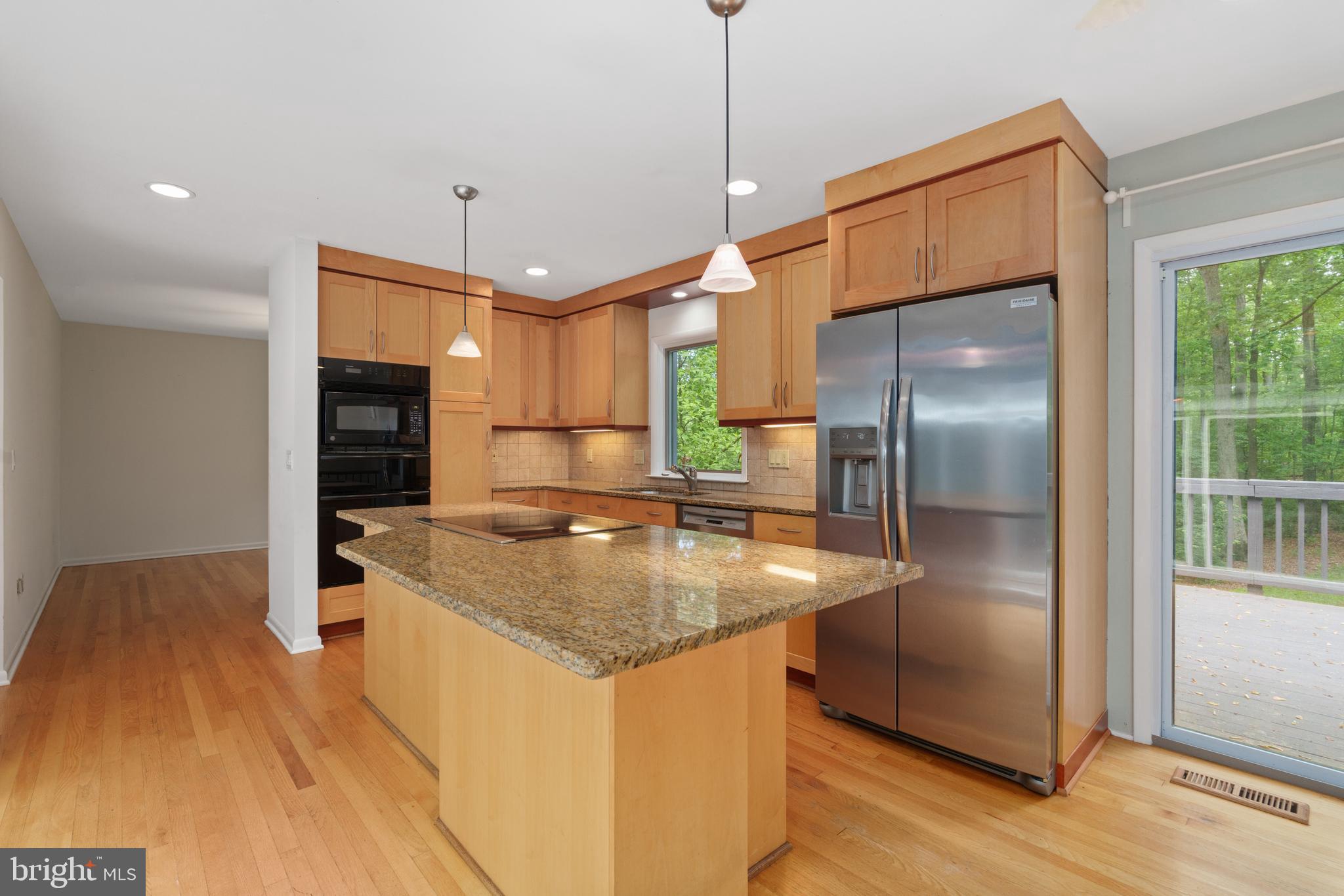 11208 Wedge Drive Reston, VA 20190 - Photo 5 of 43