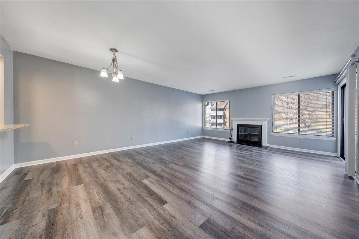 2432 Post Oak Road Salem, VA 24153 - Photo 11 of 32 Living/Dining