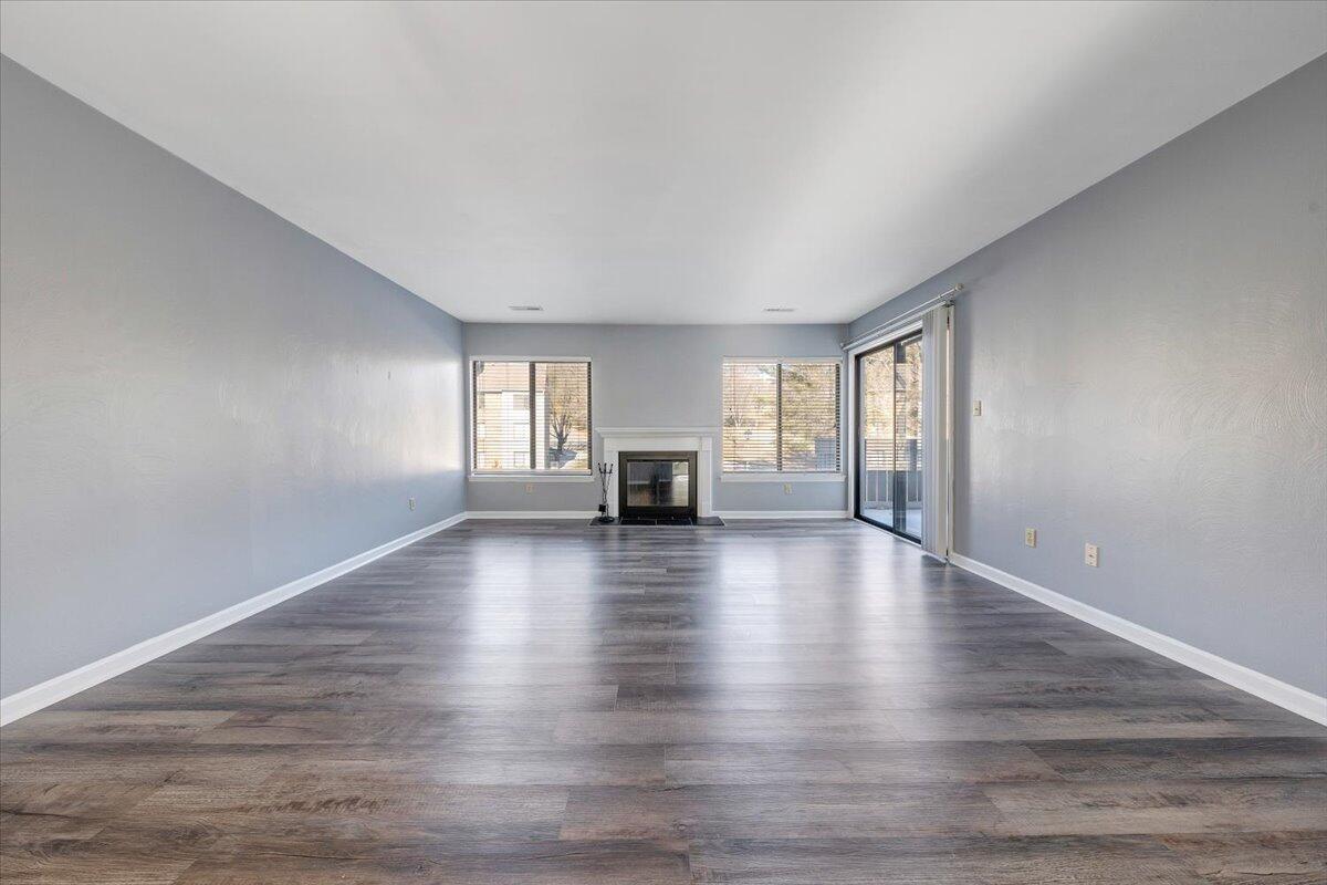 2432 Post Oak Road Salem, VA 24153 - Photo 12 of 32 Living/Dining_2