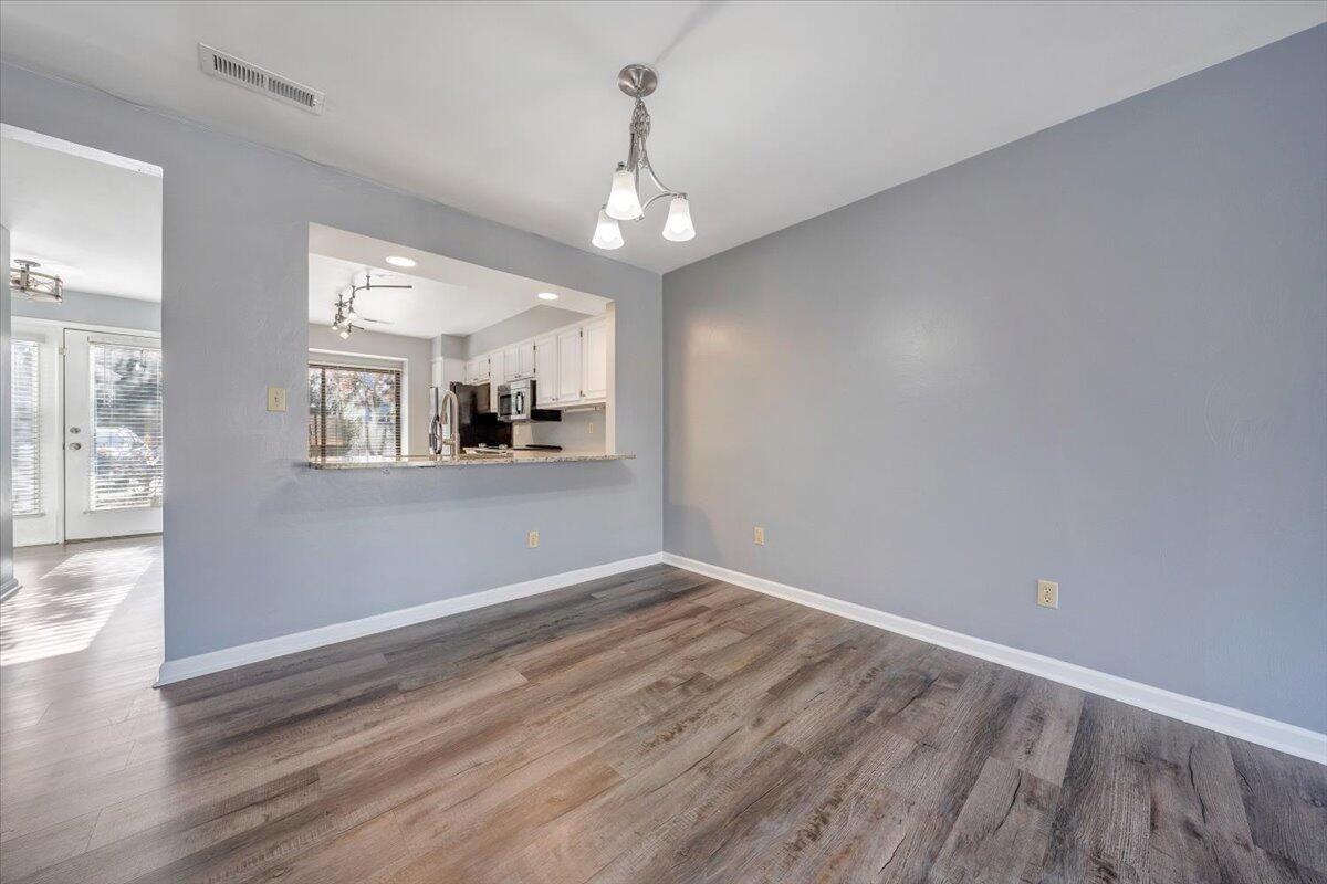 2432 Post Oak Road Salem, VA 24153 - Photo 14 of 32 Kitchen Pass-through