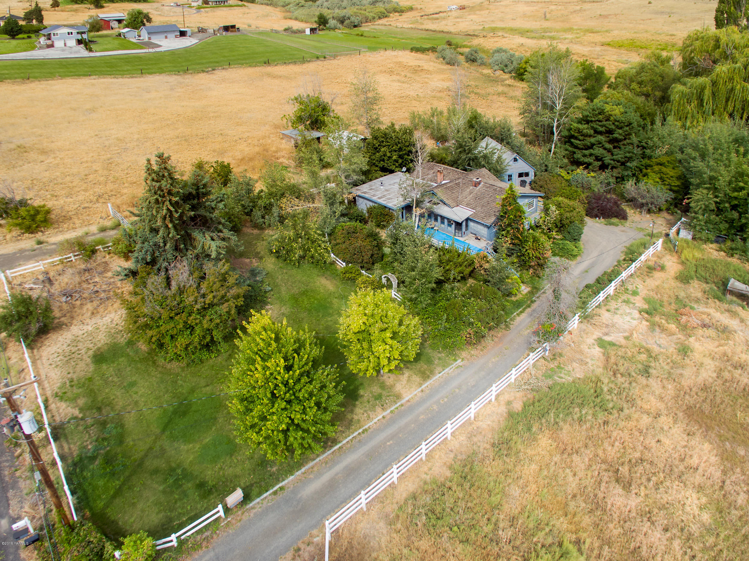 10909 Summitview Ext Road Yakima, WA 98908 - Photo 3 of 20 a view of a lake from a balcony