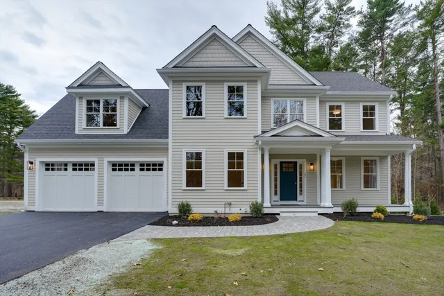 $1,895,000 | 21 Winter Street, Medfield, MA 02052