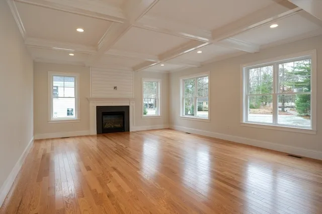 a view of entryway and kitchen