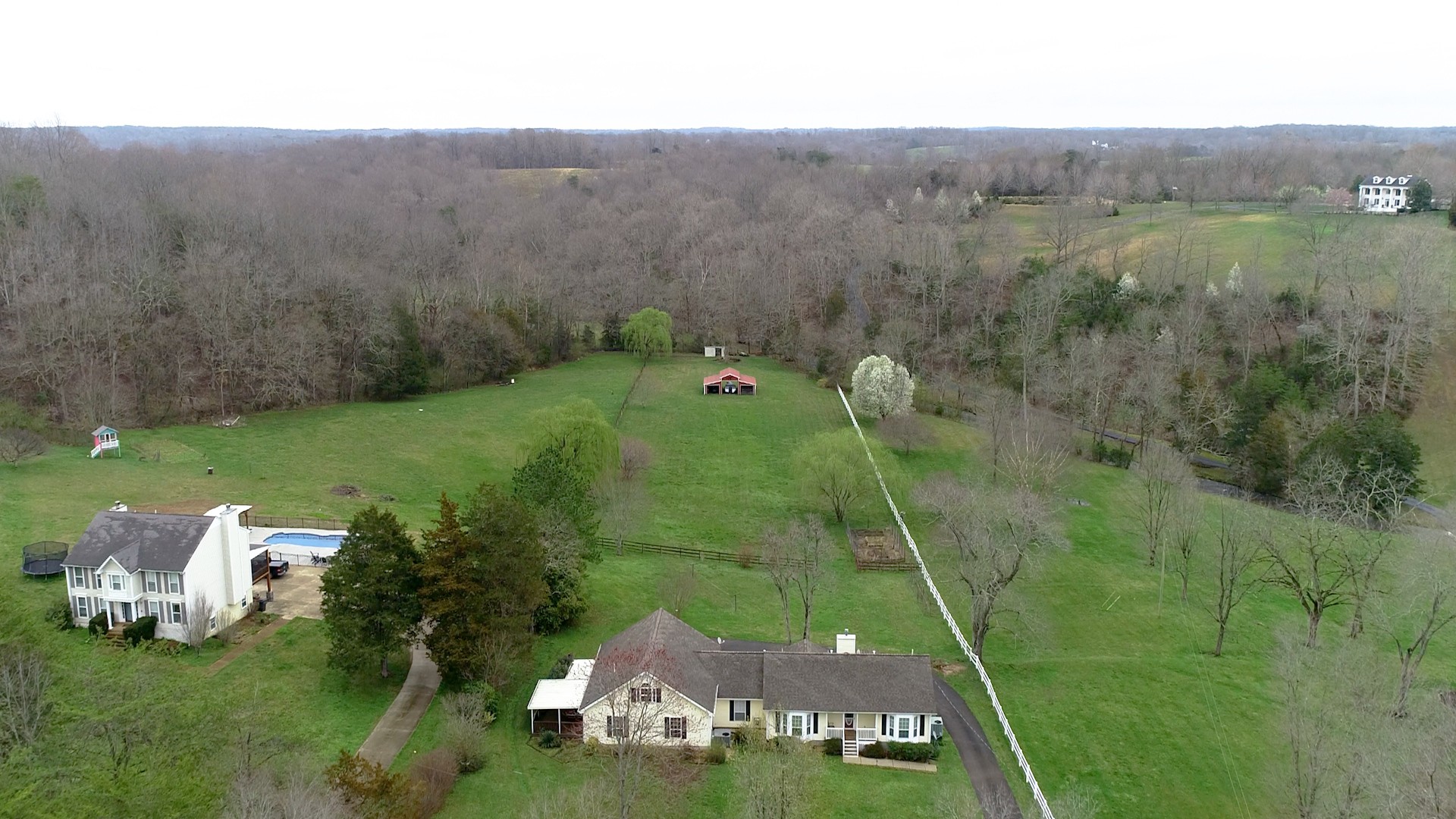 199 Spicer Road Burns, TN 37029 - Photo 34 of 34 a view of a golf course with a garden