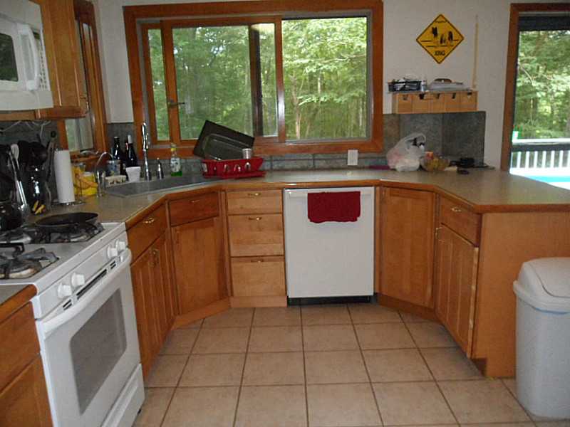 293 Spring Street Hopkinton, RI 02873 - Photo 7 of 19 Kitchen.