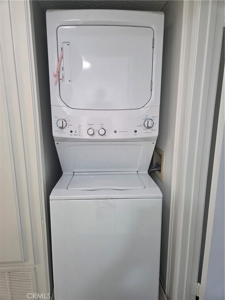 2755 Quail Ridge Circle, Unit CI37 Fullerton, CA 92835 - Photo 12 of 16 Washer/dryer