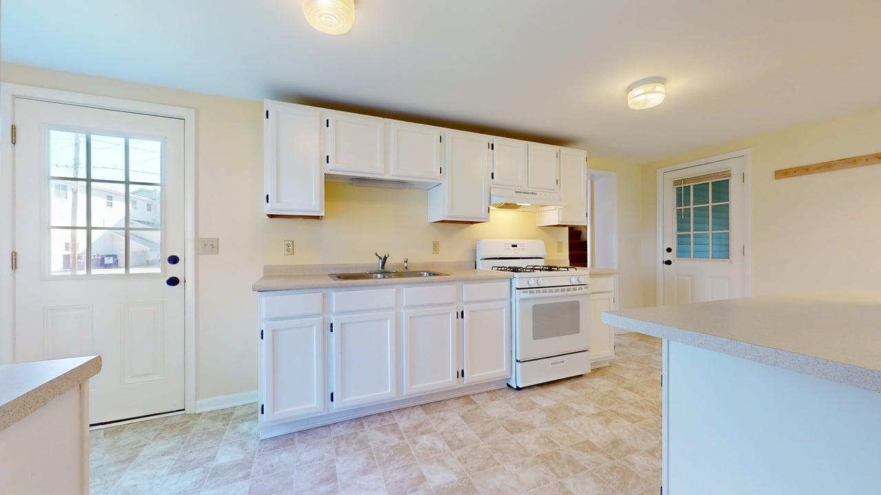 22 Liberty Street Swanton, VT 05488 - Photo 4 of 47