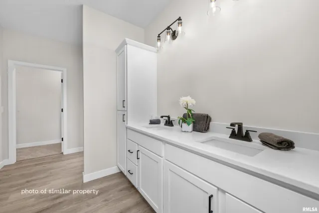 $379,000 | 1875 Redbud Circle, Unit 103, Eldridge, IA 52748