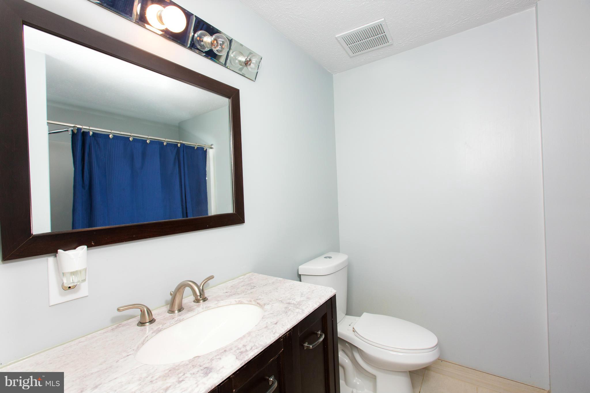 6212 Hillside Road Springfield, VA 22152 - Photo 18 of 27 Bath