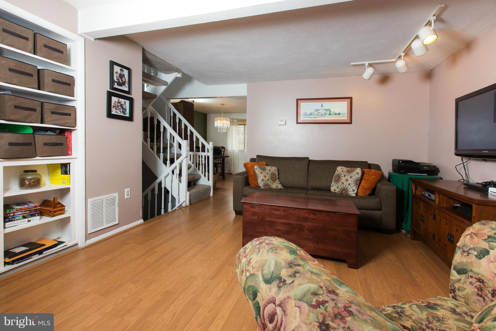 6212 Hillside Road Springfield, VA 22152 - Photo 7 of 27 Interior (General)