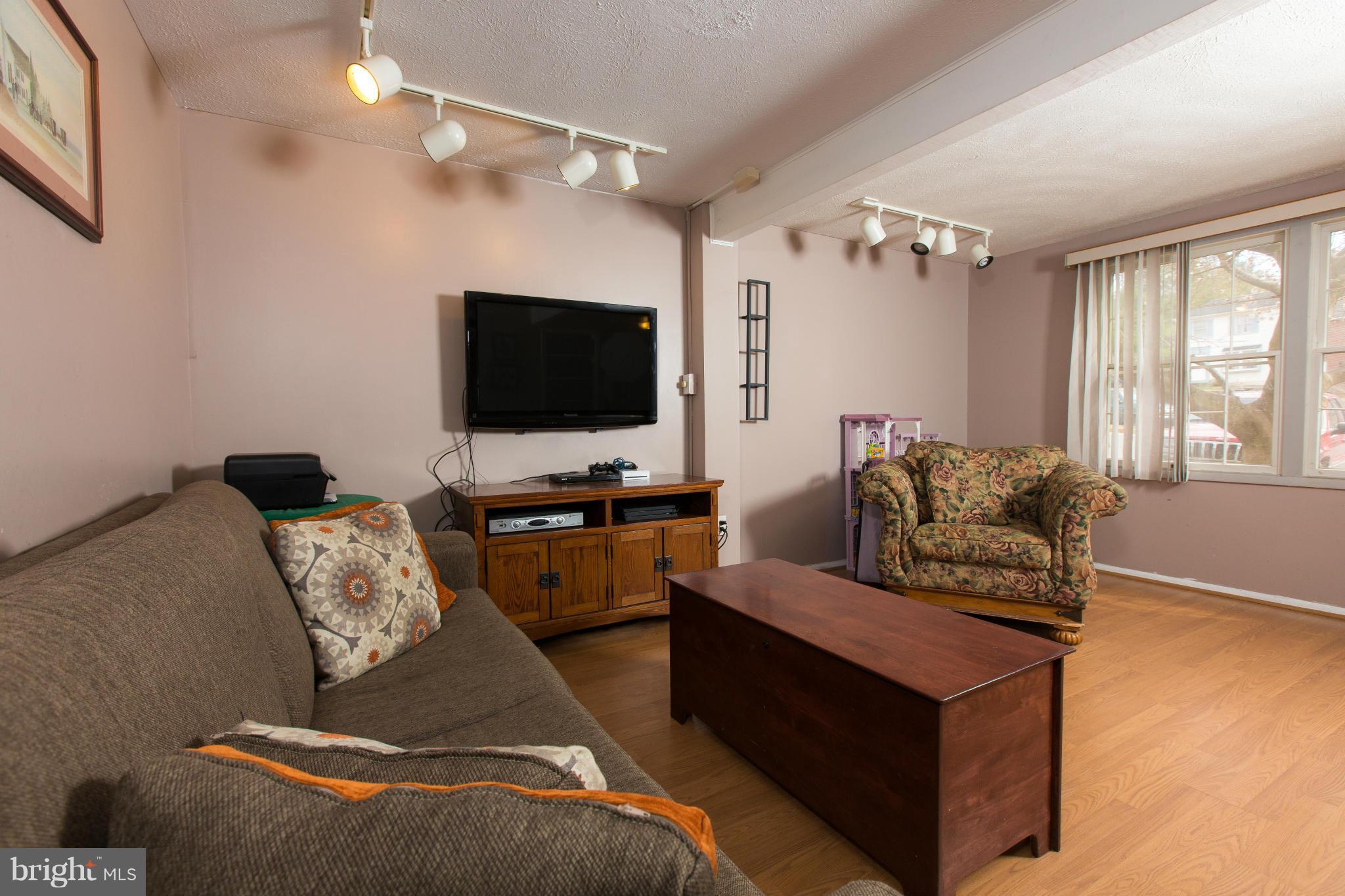6212 Hillside Road Springfield, VA 22152 - Photo 8 of 27 Interior (General)