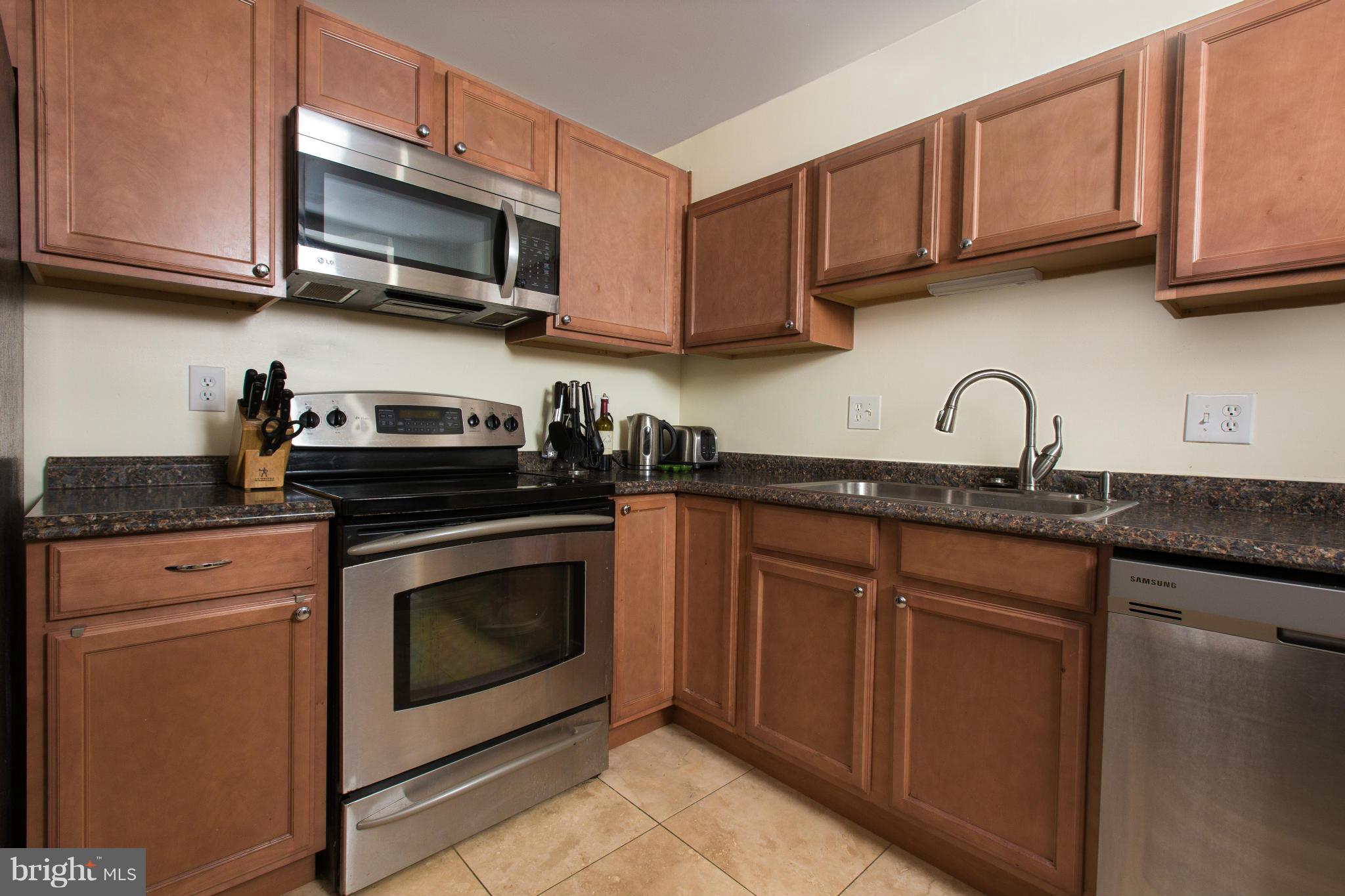 6212 Hillside Road Springfield, VA 22152 - Photo 10 of 27 Kitchen
