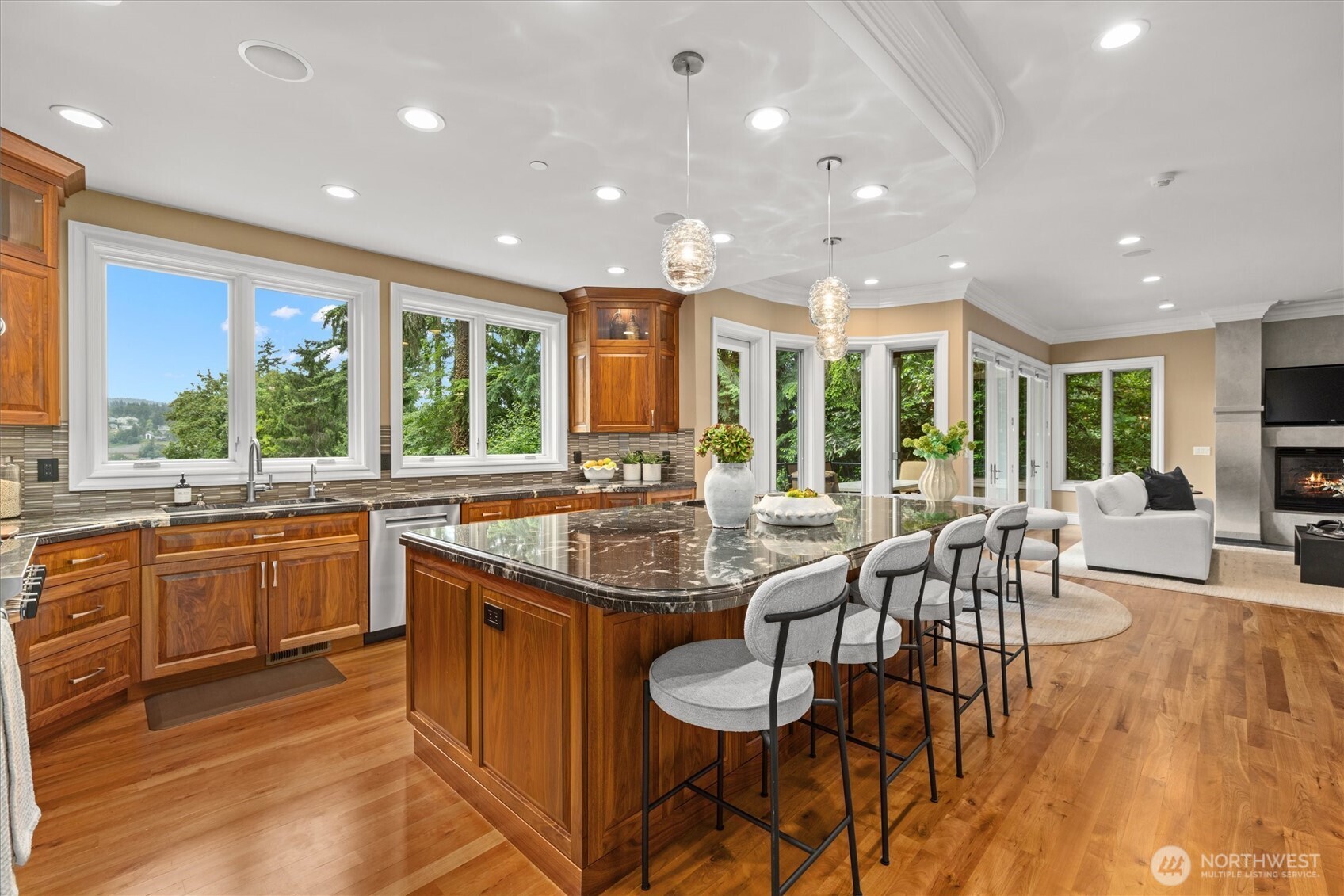 6434 East Mercer Way Mercer Island, WA 98040 - Photo 5 of 40