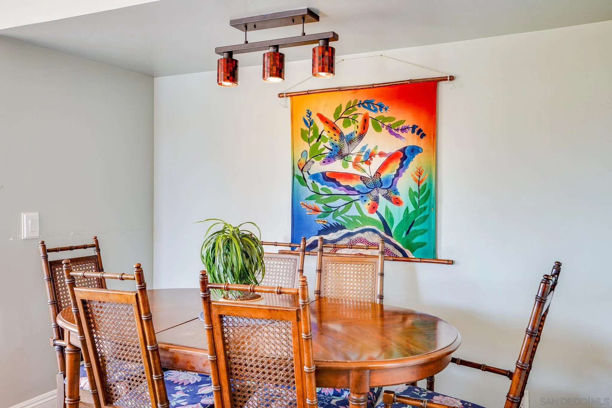 253 B Street Encinitas, CA 92024 - Photo 18 of 61 a table room with two chairs and a table