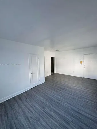 $1,700 | Biscayne Beach, Miami Beach, FL 33141