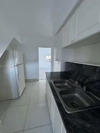 $1,700 | Biscayne Beach, Miami Beach, FL 33141