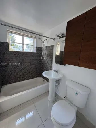 $1,700 | Biscayne Beach, Miami Beach, FL 33141