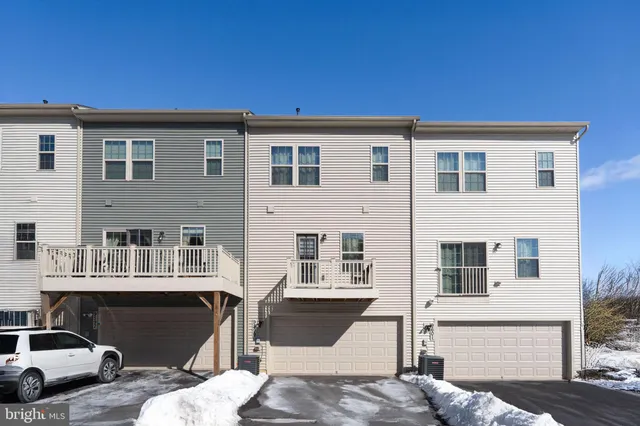 $529,999 | 9599 Tall Oaks Road, Montgomery Village, MD 20886