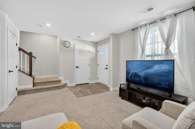 $529,999 | 9599 Tall Oaks Road, Montgomery Village, MD 20886