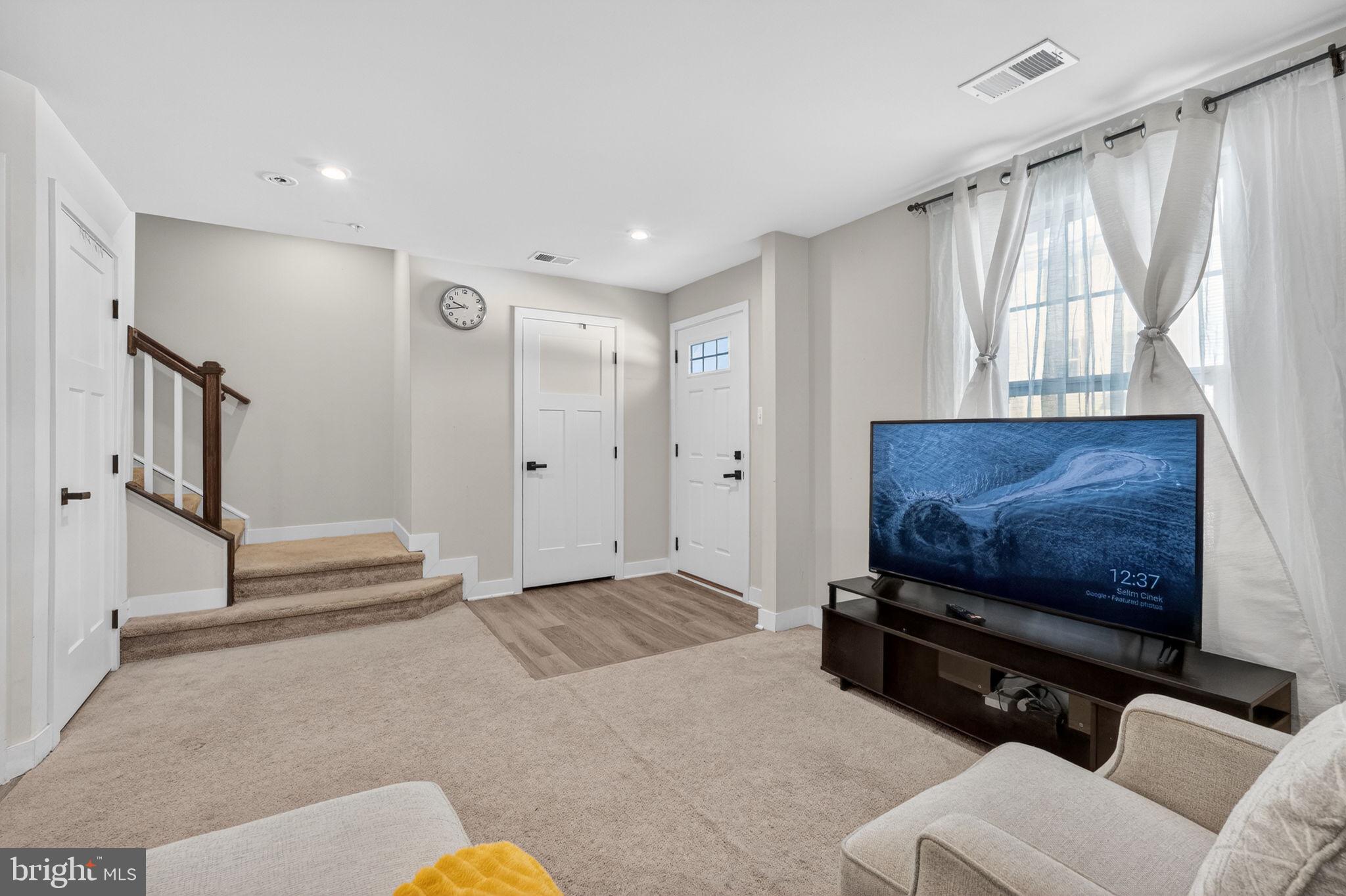 9599 Tall Oaks Road Montgomery Village, MD 20886 - Photo 5 of 42