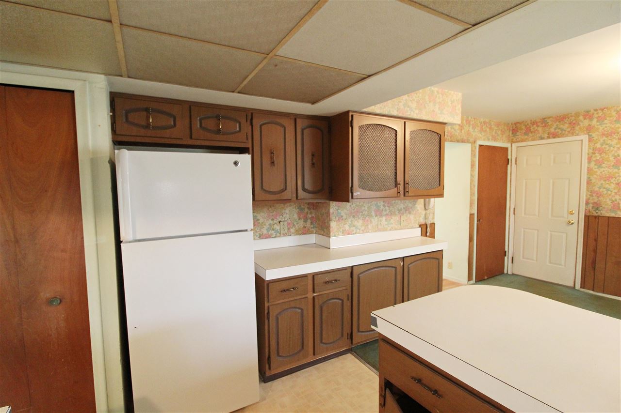 331 Holland Road Flushing, MI 48433 - Photo 10 of 31 50068747-9.JPG