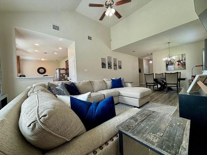 104 Steer Lane Cibolo, TX 78108 - Photo 4 of 9