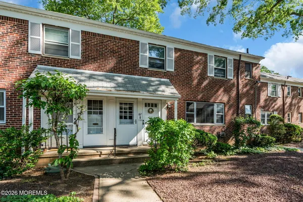 $295,000 | 168 Manor Drive, Red Bank, NJ 07701