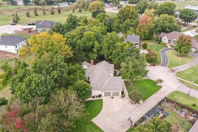 $635,000 | 610 Willow Lane, Ottawa, KS 66067